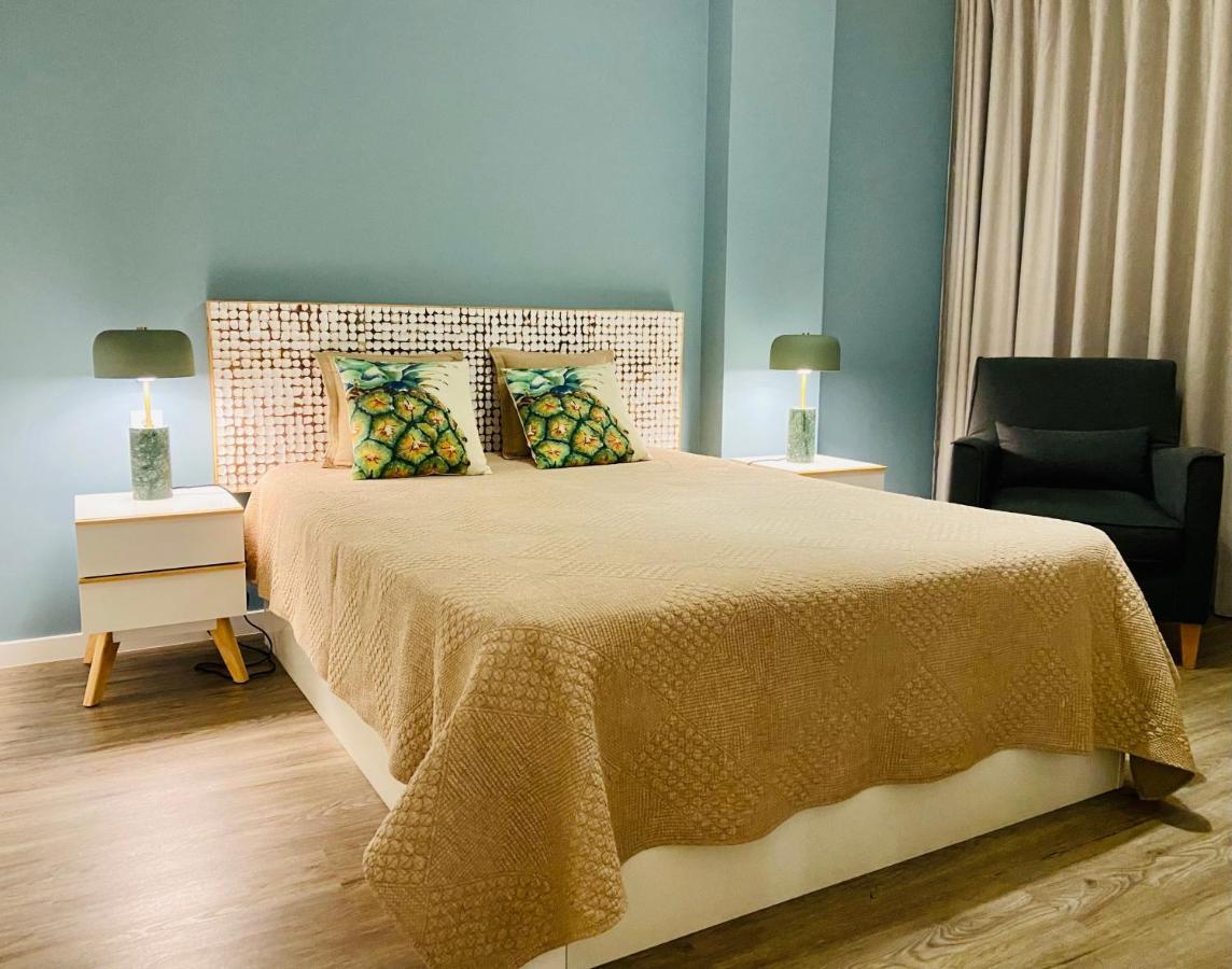 Ocean Cliffs Apartments Funchal  Bagian luar foto